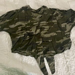 Express camo print tie waist top